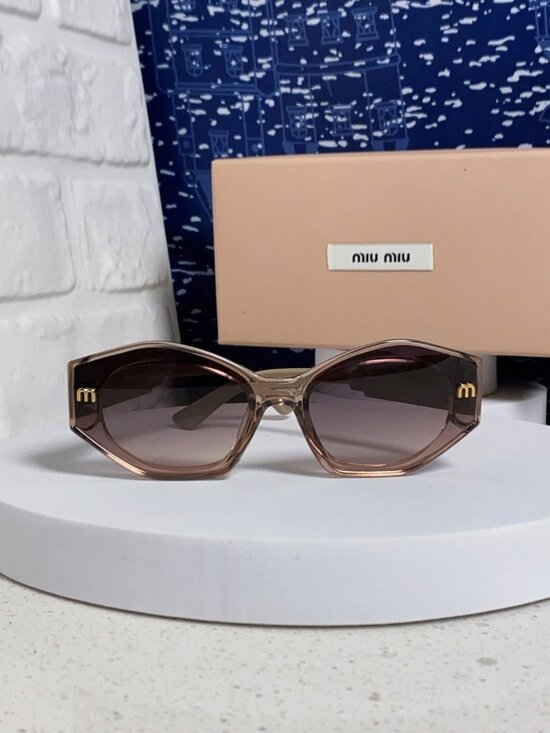 Miu Miu Retro-Style Sunglasses main image 8